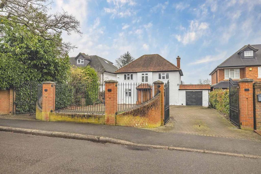 Property photo 1 of 13