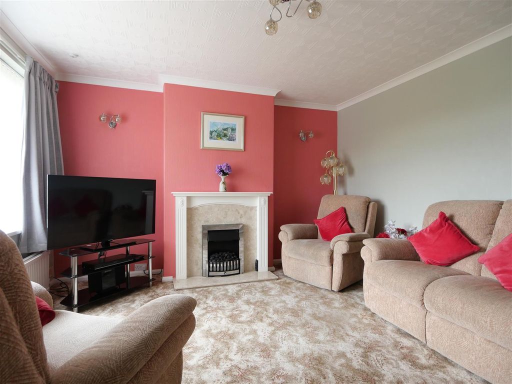 Property photo 2 of 12 Lounge 2.Png