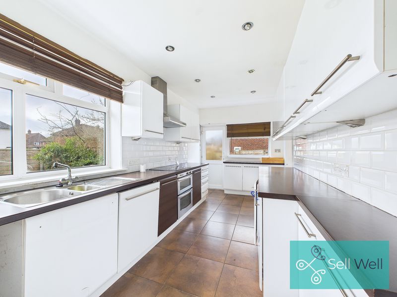 Property photo 3 of 26 Kitchen