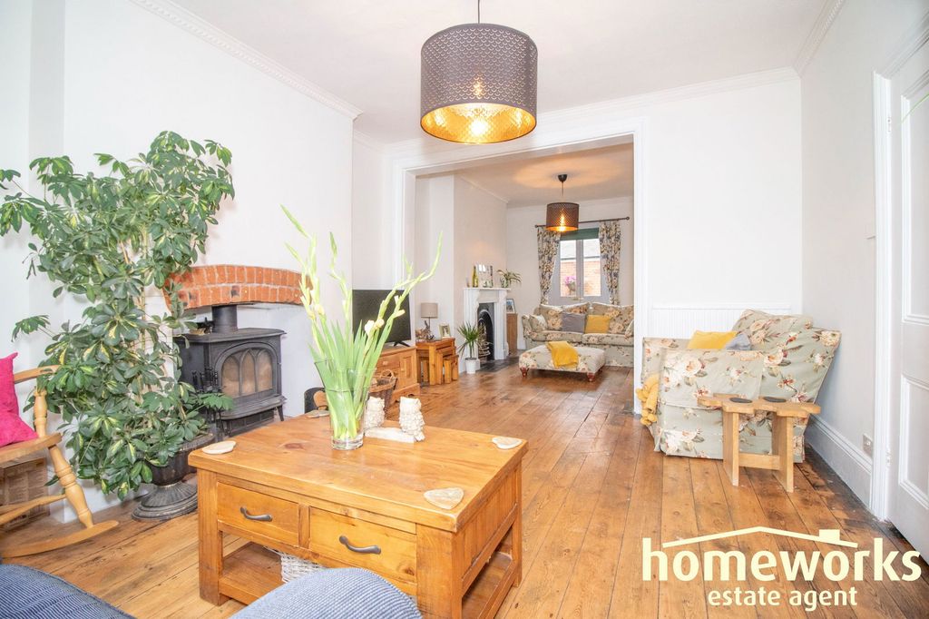 Property photo 3 of 31