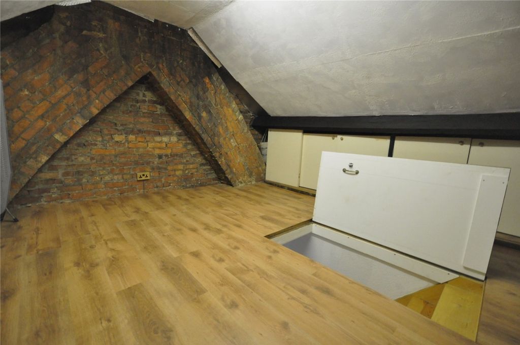 Property photo 3 of 10 Swi210326_20