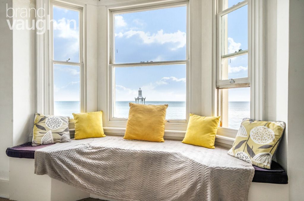 Property photo 3 of 9 Views