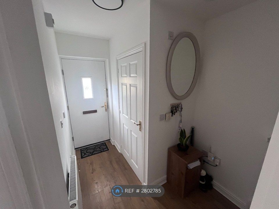 Property photo 3 of 34 Hall