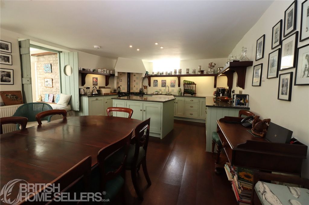 Property photo 2 of 19 Picture No. 07