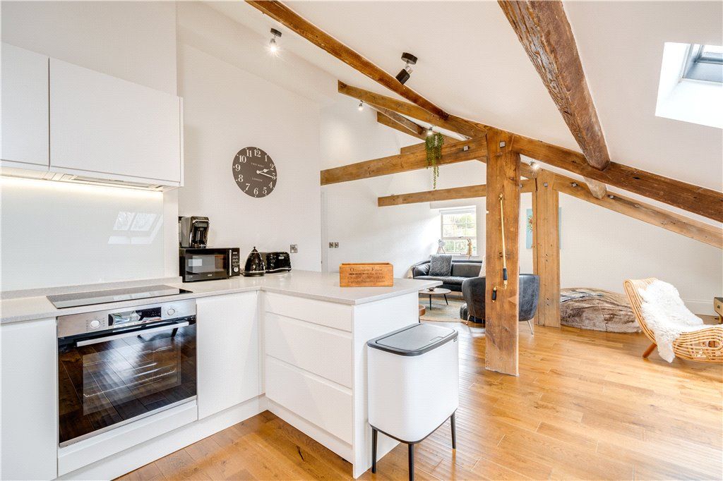 Property photo 2 of 15 Dining Kitchen