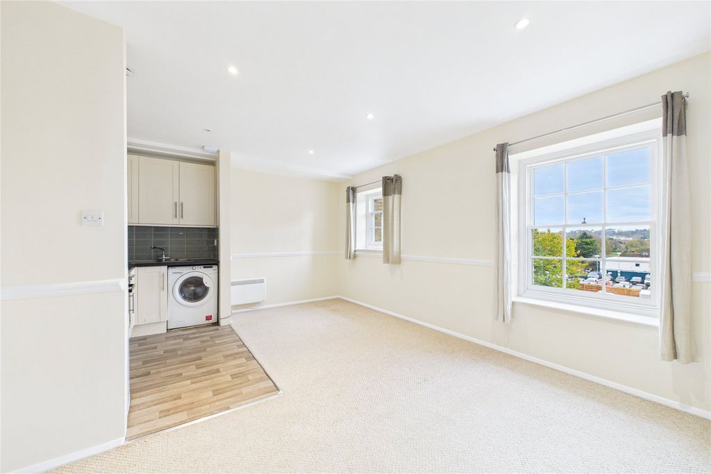 Property photo 2 of 7 Picture No. 16