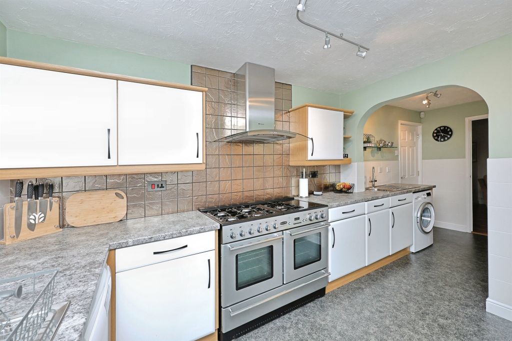 Property photo 3 of 25