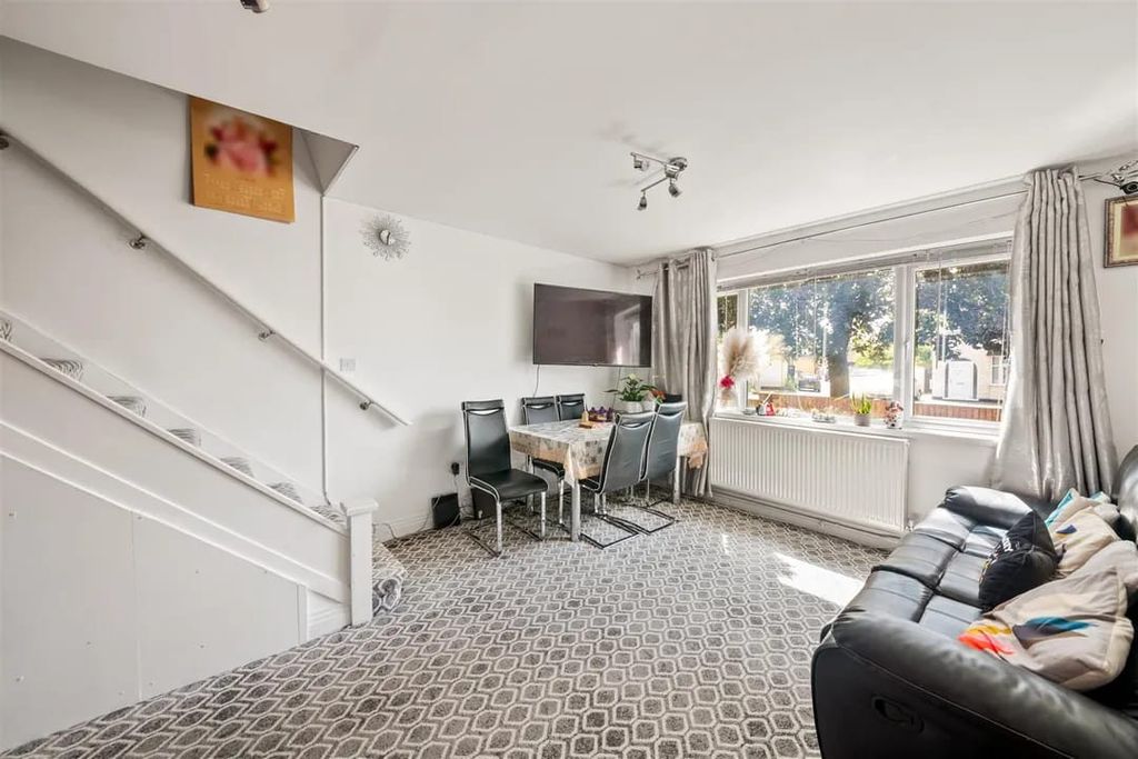 Property photo 3 of 22 Gallery