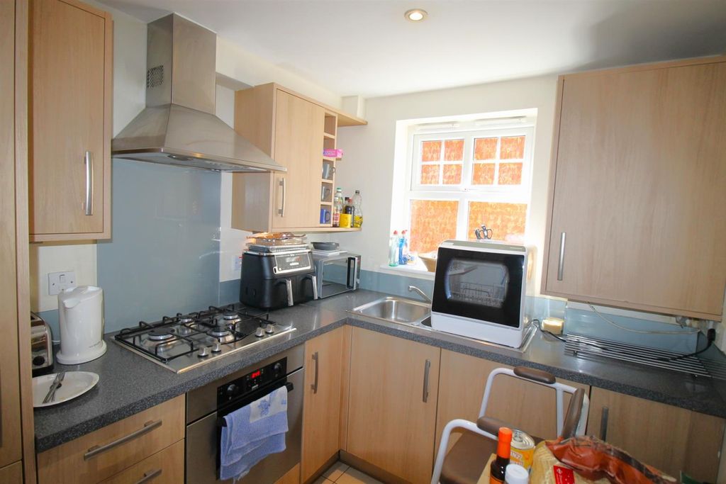 Property photo 3 of 9