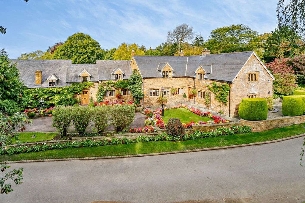 Property photo 2 of 28 8573230-Exterior4...