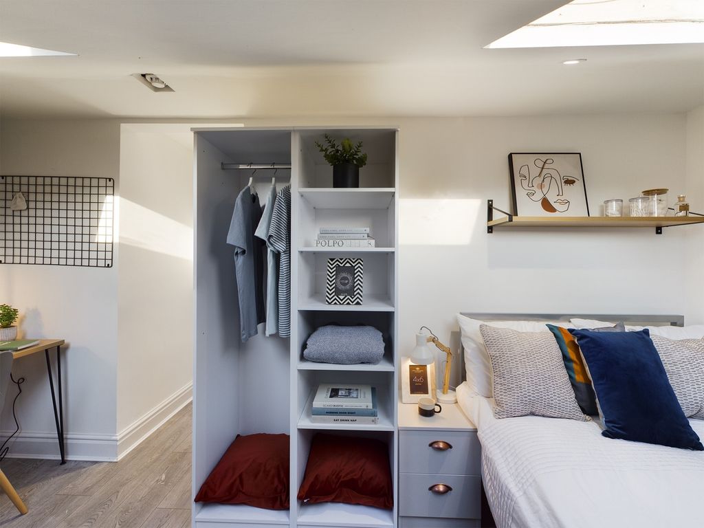 Property photo 3 of 14 A Bright And Inviting Double Bedroom With Modern d...