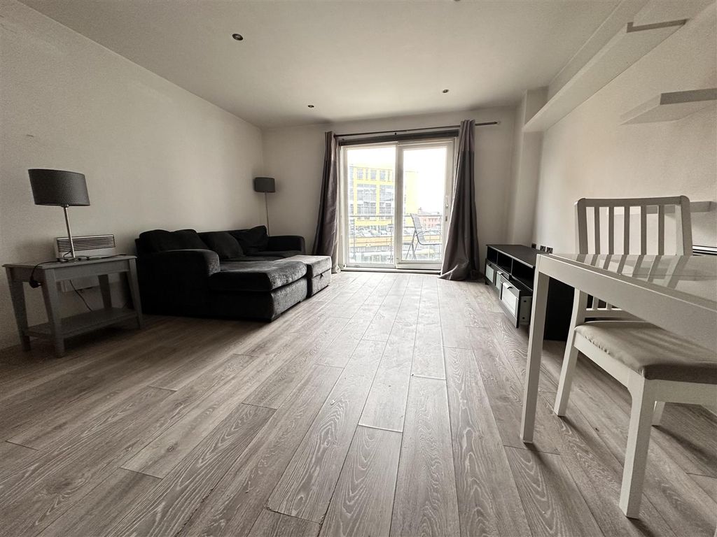 Property photo 2 of 12