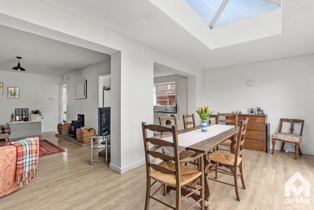 Property photo 3 of 15 Photo 11