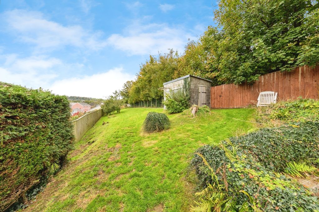 Property photo 2 of 17 Photo