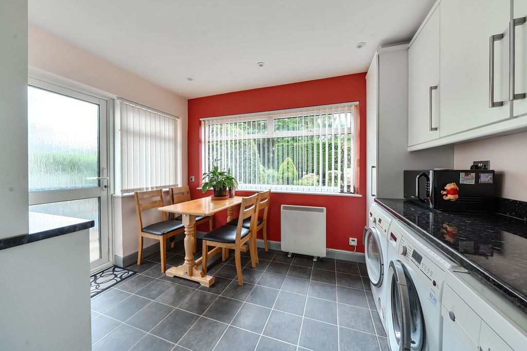 Property photo 2 of 17 Picture No. 14