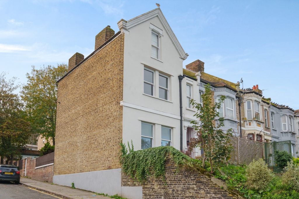 Property photo 1 of 15 External