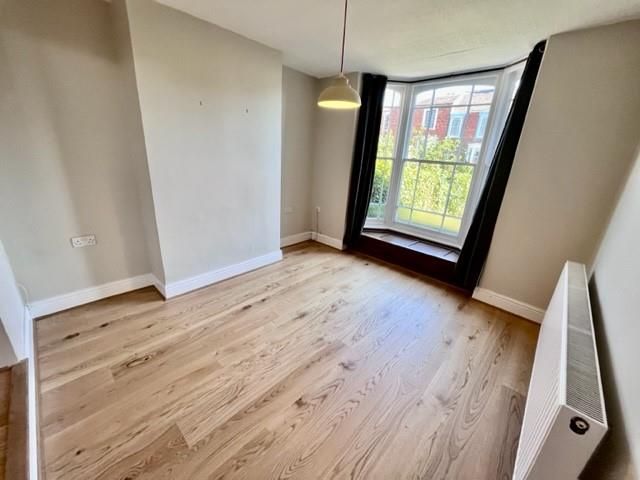 Property photo 3 of 10 Living Room.Jpg