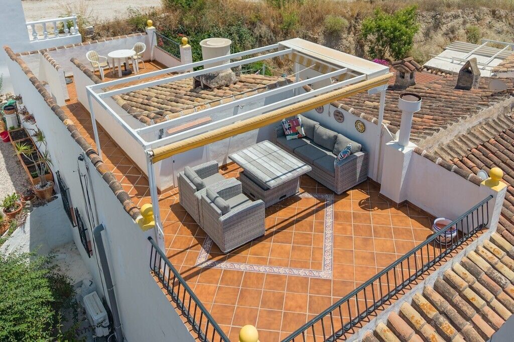 Property photo 3 of 10 Double Roof Terrace