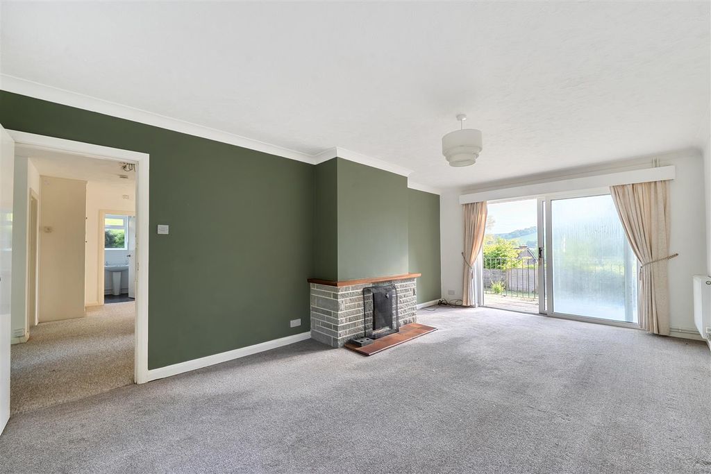 Property photo 2 of 15 Sitting Room