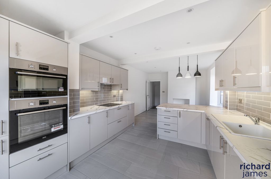 Property photo 2 of 22 E9Db9d9Eef924A15A2Debde7A46579E8