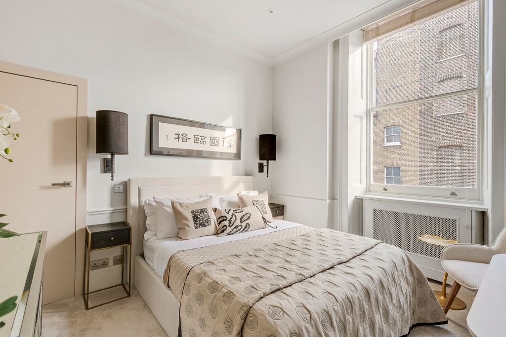 Property photo 3 of 7 Cadoganplace27,Flat2-12