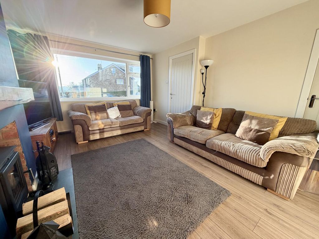 Property photo 3 of 19 Living Room