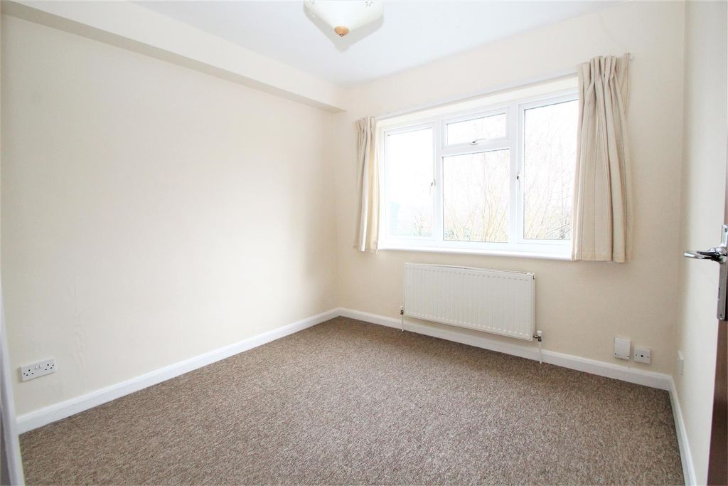 Property photo 3 of 8 Img_2165.Jpg