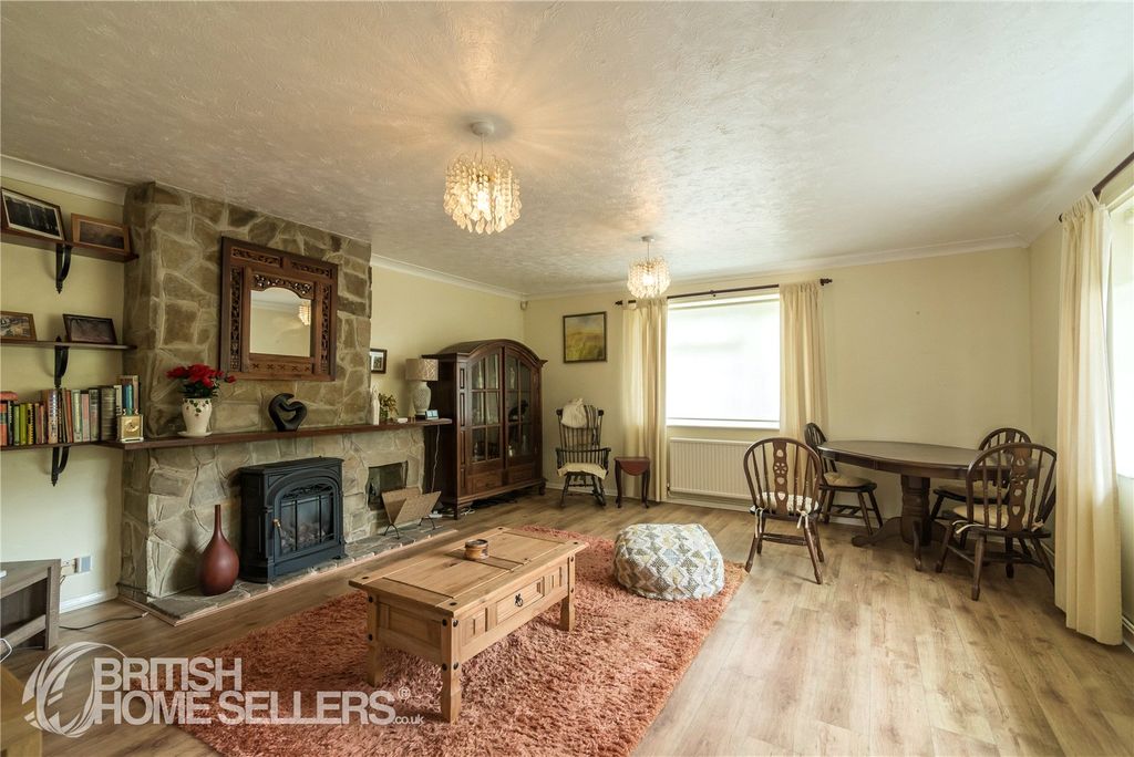 Property photo 2 of 12 Picture No. 16