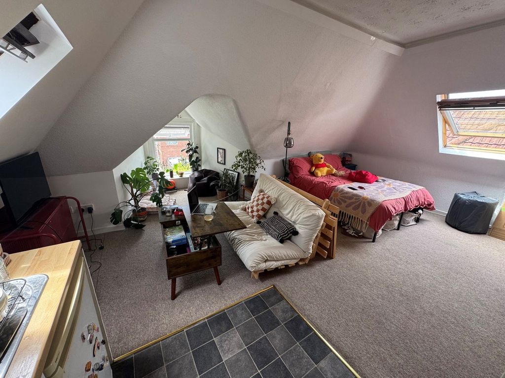 Property photo 2 of 6