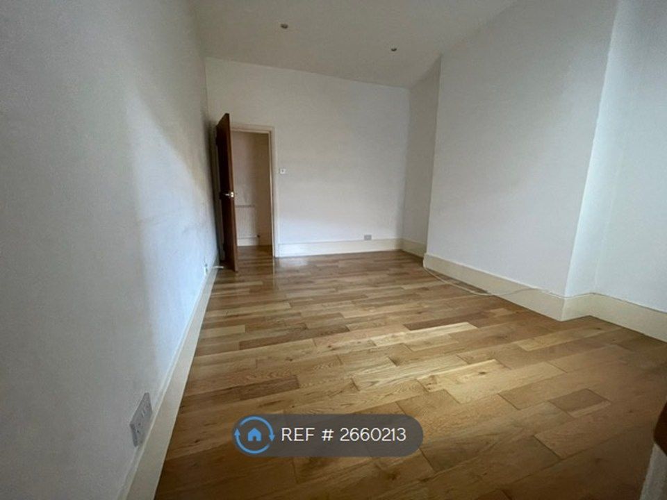 Property photo 2 of 9 Living Room