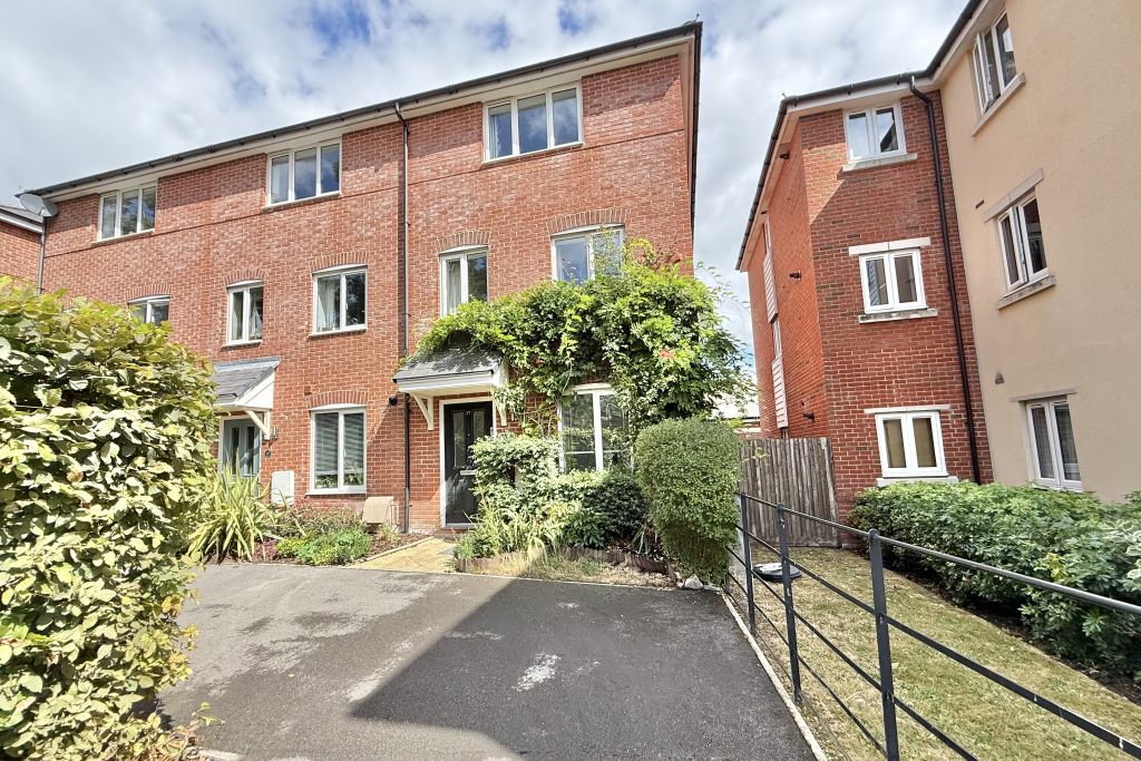 Property photo 1 of 21