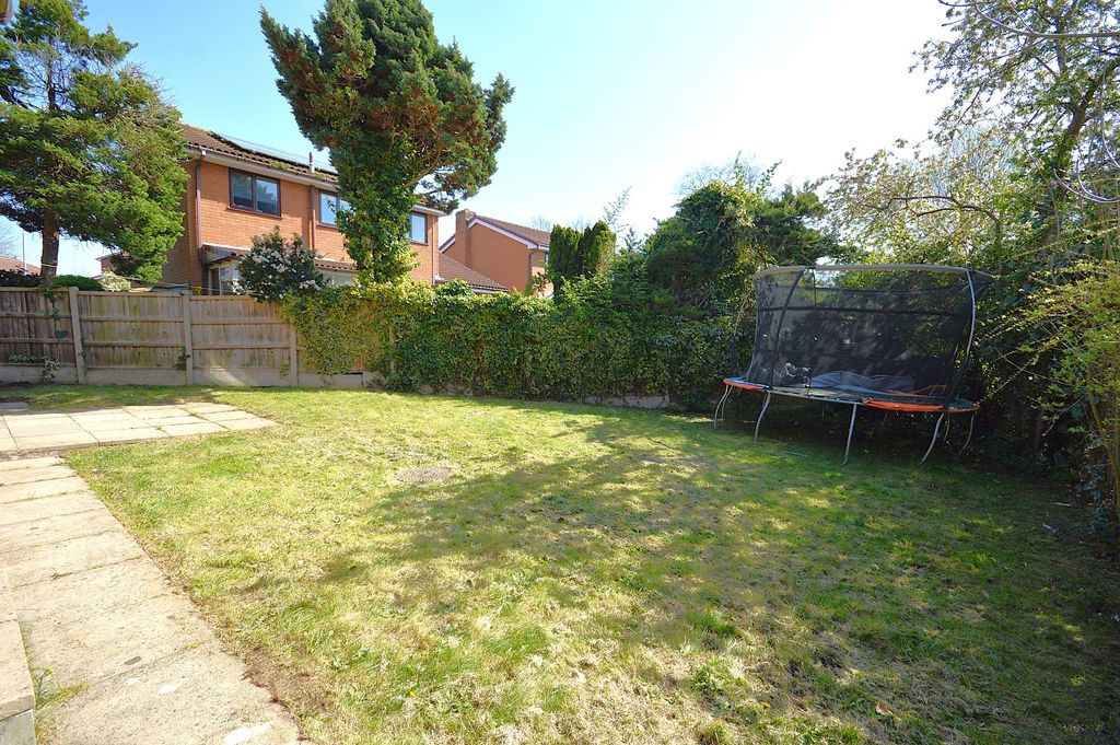 Property photo 2 of 31