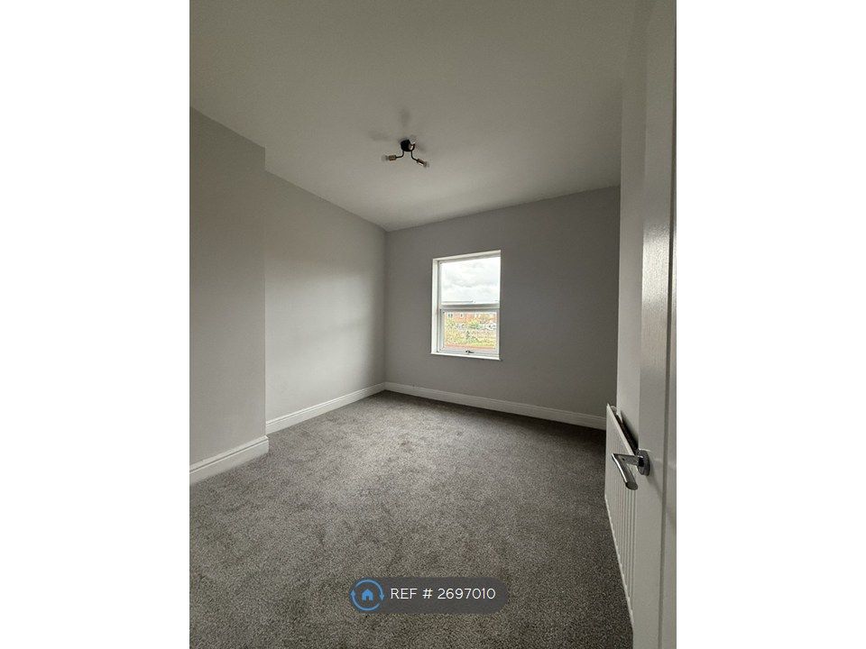 Property photo 2 of 18 Mater Bedroom