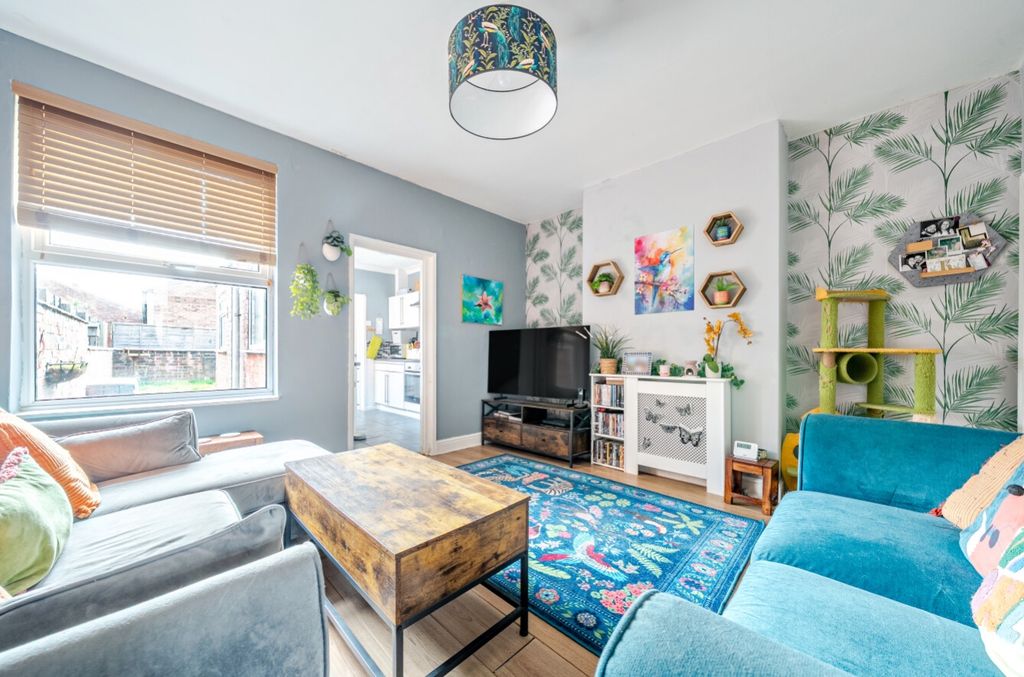 Property photo 2 of 21 1438542-14-69E1F559A3A80