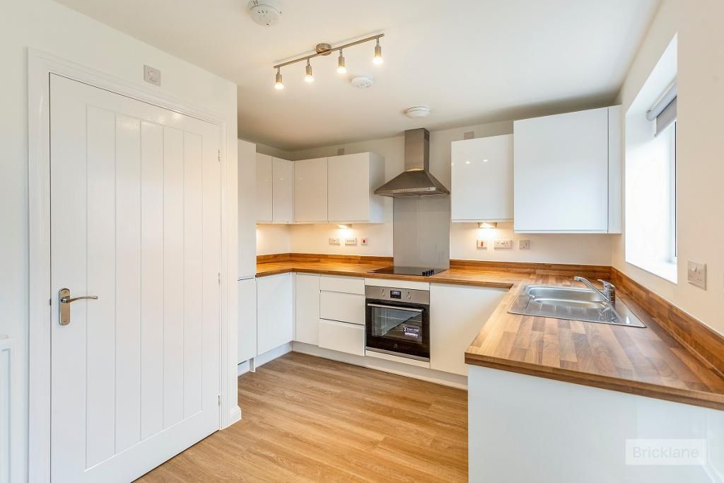 Property photo 2 of 12 Kitchen