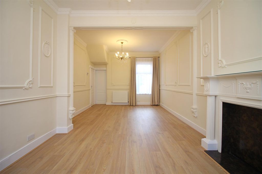Property photo 2 of 19 6.Jpg