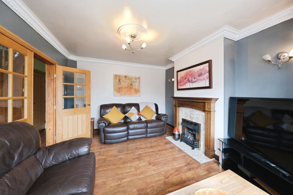 Property photo 3 of 20 Dscf5218