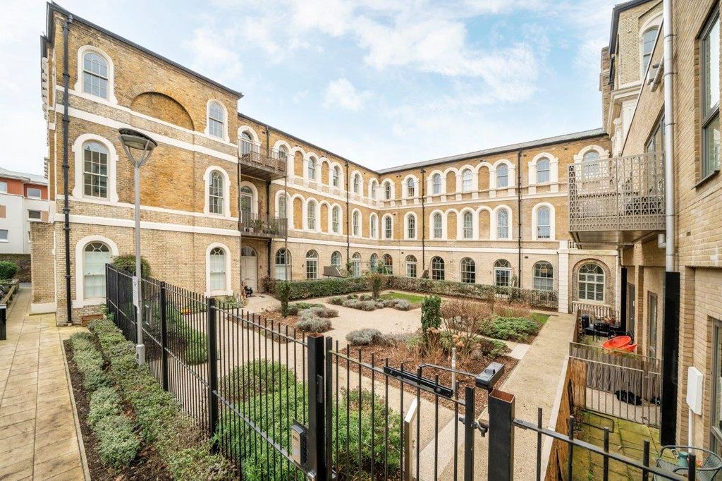 Property photo 1 of 21 Exterior