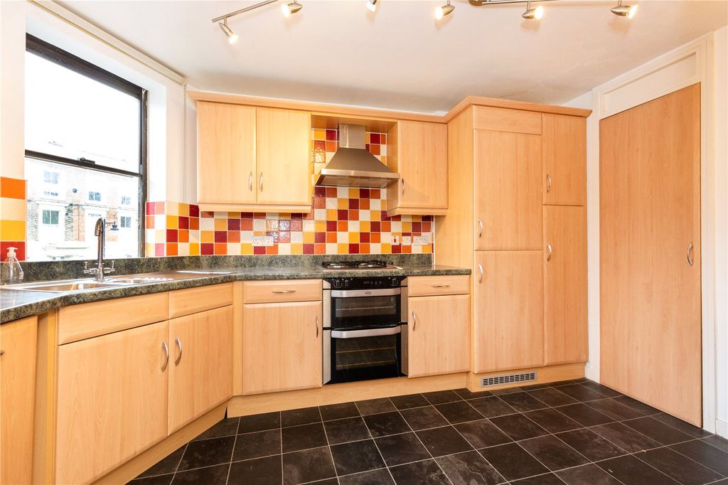 Property photo 1 of 9 Kitchen