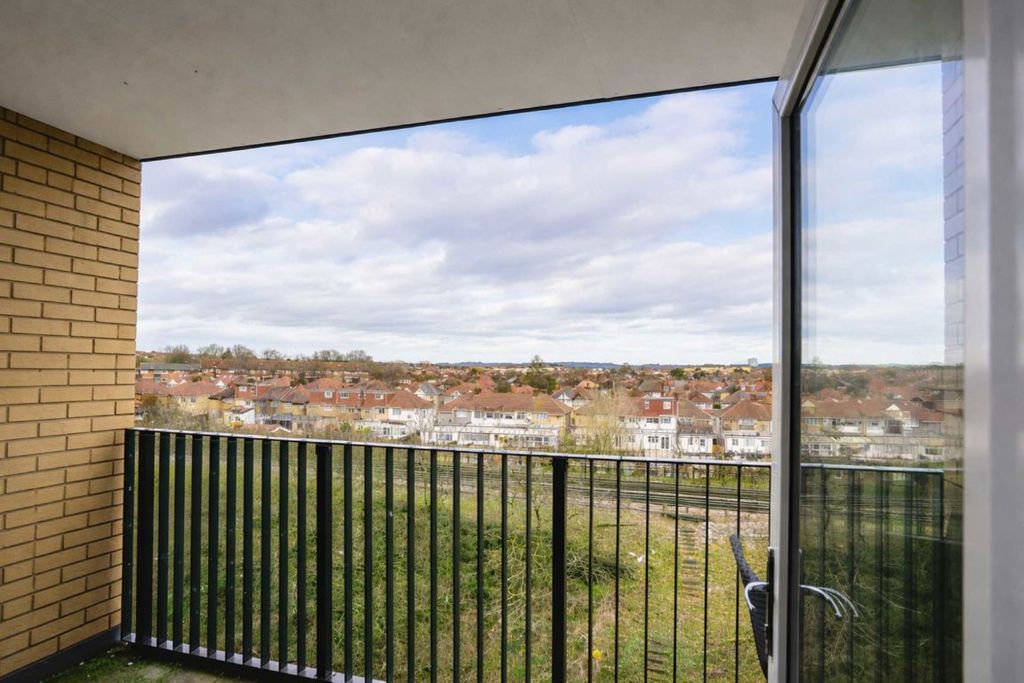 Property photo 3 of 5