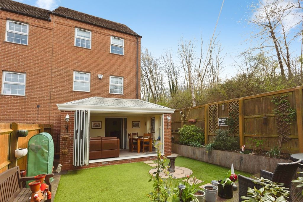 Property photo 2 of 21 Pbox-Img.Jpg