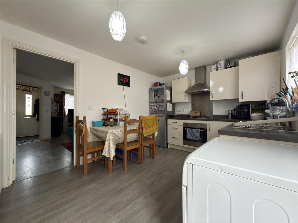 Property photo 3 of 13 Kitchen &amp; Dining Room