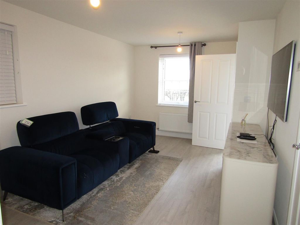 Property photo 3 of 17 Img_8558.Jpg