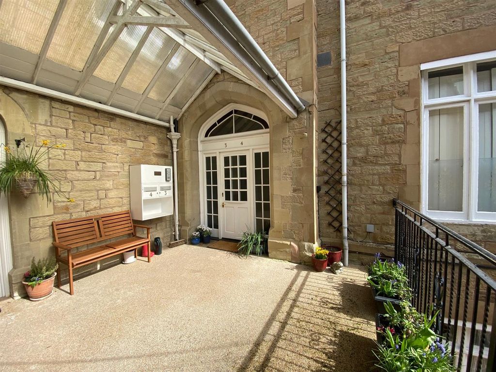 Property photo 2 of 29 Communal Entrance 2.Jpg