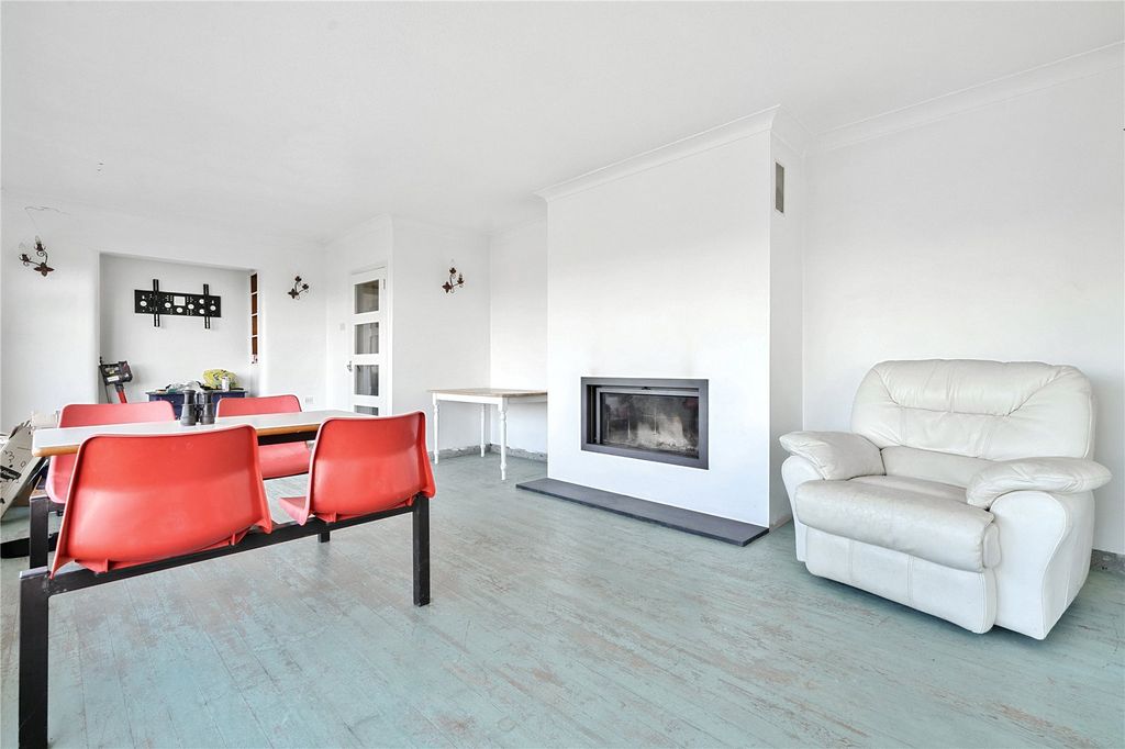 Property photo 2 of 13 Sitting Room