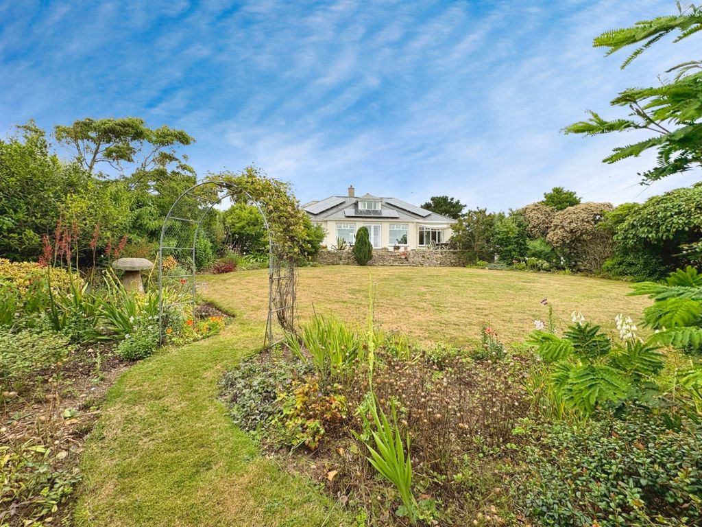 Property photo 1 of 39 Pbox-Garden-316447.Jpeg