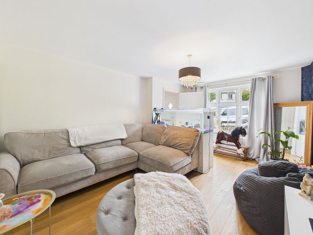 Property photo 3 of 19