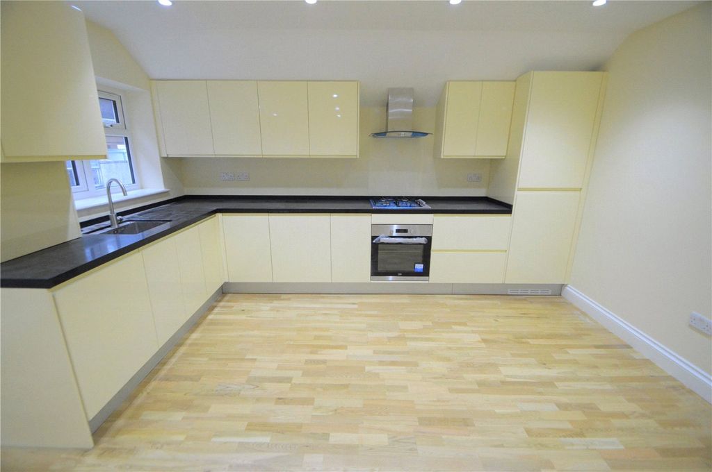 Property photo 1 of 9 Picture No. 08