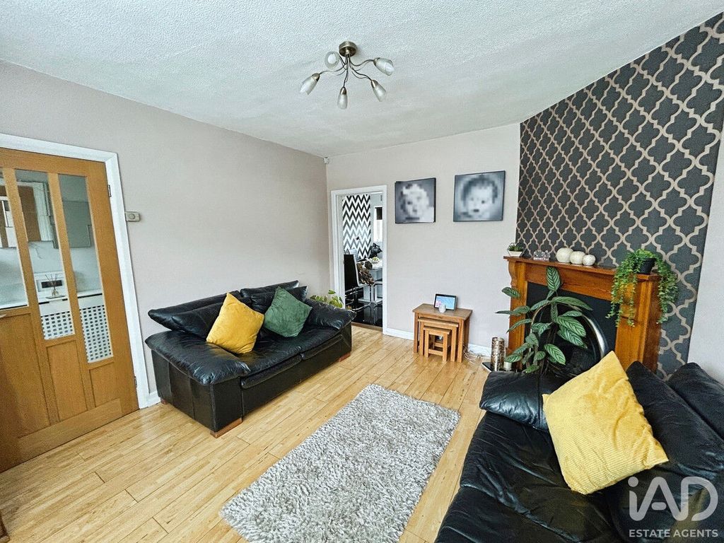 Property photo 3 of 17