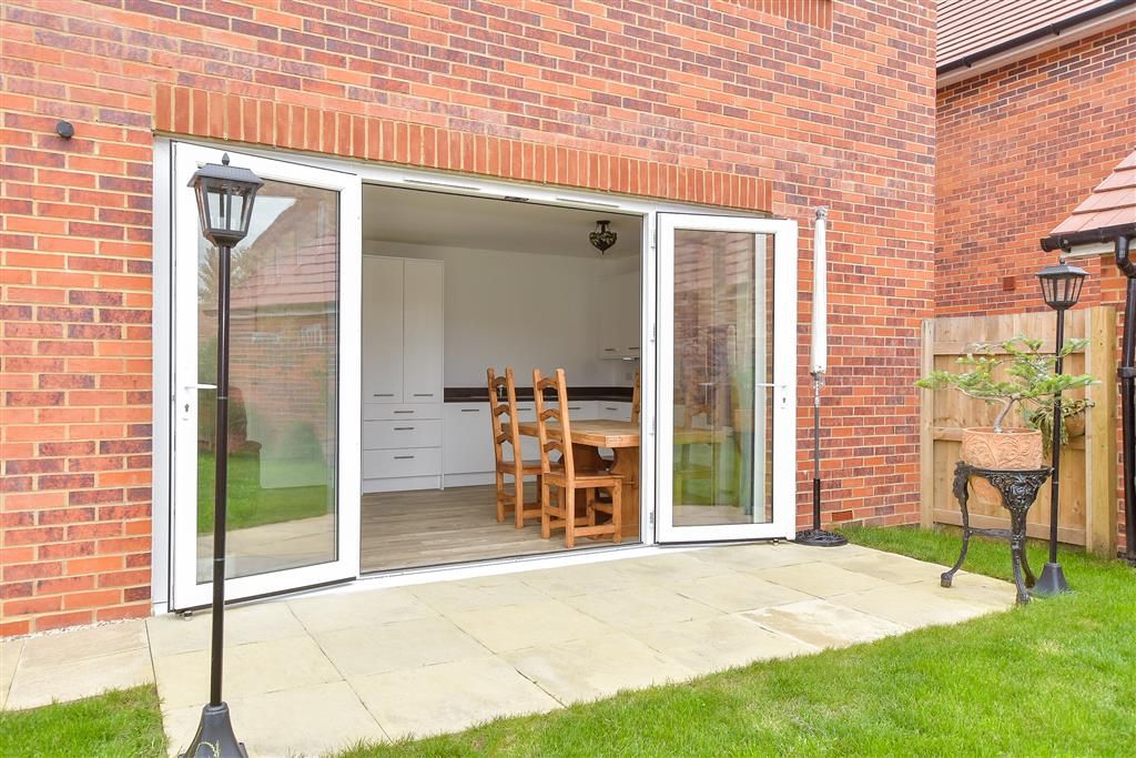 Property photo 2 of 12 External Feature